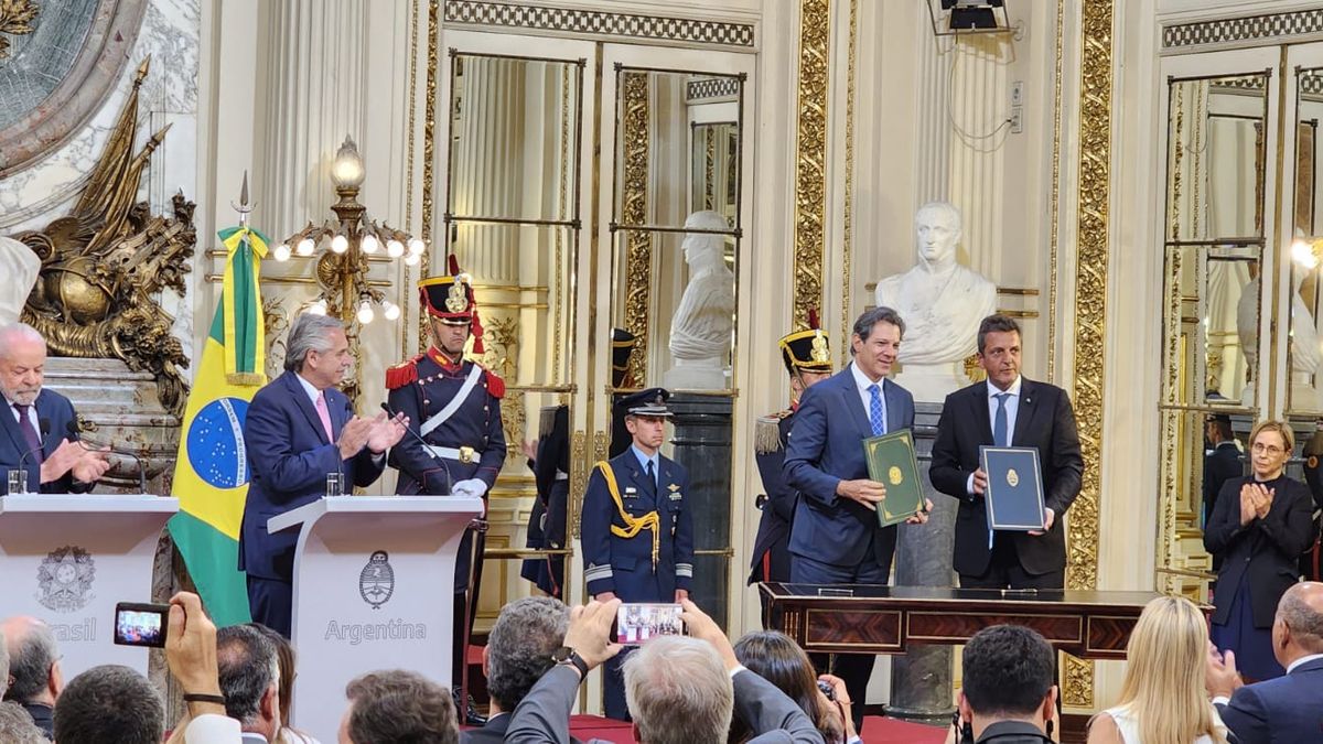 Haddad y Massa, durante la visita de Lula a la Argentina por la cumbre de la CELAC (Foto: Presidencia).