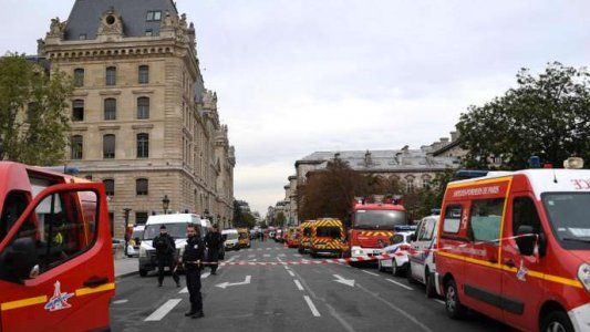 Conmoción en París: un policía mató a otros cuatro a cuchillazos en la sede central de esa fuerza