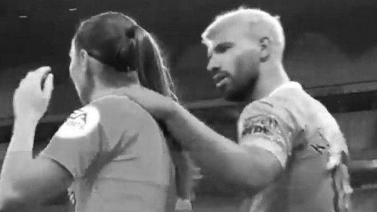 Salomé Di Iorio, árbitra argentina, bancó al Kun Agüero tras la polémica: Los latinoamericanos somos muy corporales