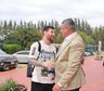 El cálido recibimiento de Chiqui Tapia a Lionel Messi al pisar suelo argentino: Volviste...