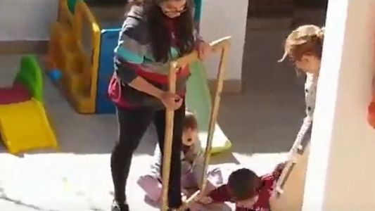 Filmaron en Rosario a la directora de un jardín que maltrataba a los nenes