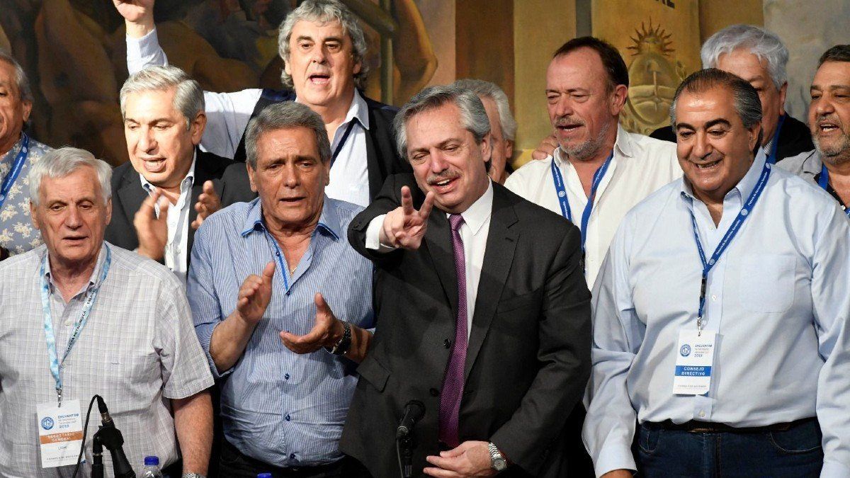 Gobierno vs. CGT: el acuerdo con el FMI desató la puja por salarios, jubilaciones y obras sociales