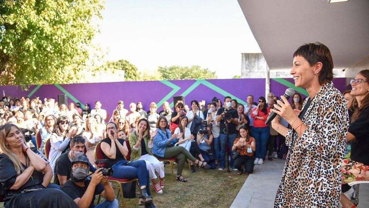 Mayra Mendoza inauguró un centro de atención a mujeres en Quilmes. 