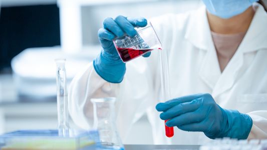 Una nueva subvariante de Ómicron quedó en la mira de la OMS: ¿cuáles son las características de este linaje?