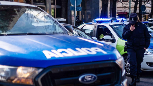 Un comisario retirado se tiroteó con motochorros que intentaron robarle la moto