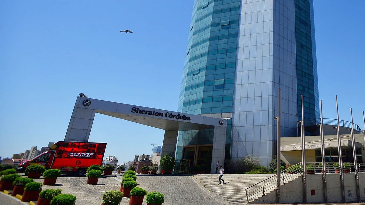 La torre de 190 habitaciones está&nbsp; ubicada en el centro de la capital de Córdoba.