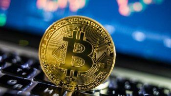 El bitcoin supera los US$ 46.000 y marca nuevo récord: qué dicen los que critican a la criptomoneda en alza