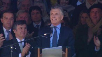 Macri en Twitter: Podemos ayudar desde la responsabilidad y la prudencia