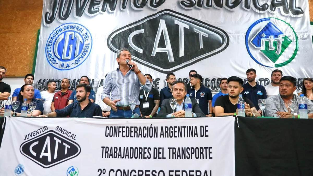 La Confederación Argentina de Trabajadores del Transporte (CATT) se unió al paro de la CGT del 24 de enero (Foto: archivo). La Confederación Argentina de Trabajadores del Transporte (CATT) se unió al paro de la CGT del 24 de enero (Foto: archivo).