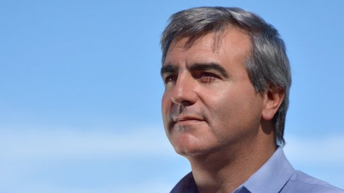Senador peronista Durañona: Se ve que al Presidente no le queda bien el traje&nbsp;