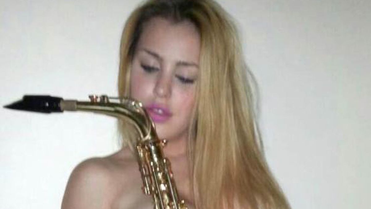 la bella rubia empieza a calentar lo que promete ser una temporada para recordar.