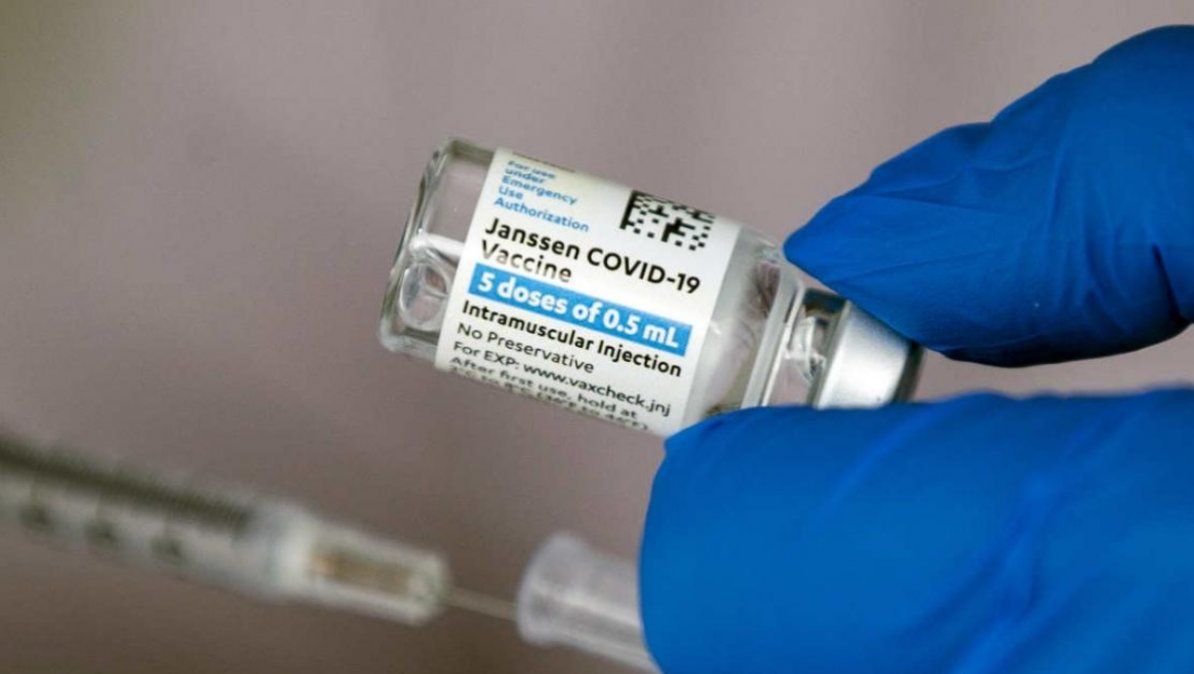La vacuna COVID-19 Janssen ha estado causando trombosis