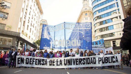 En medio del conflicto con los docentes universitarios, el rector del Nacional Buenos Aires le apuntó a Dujovne por el paro