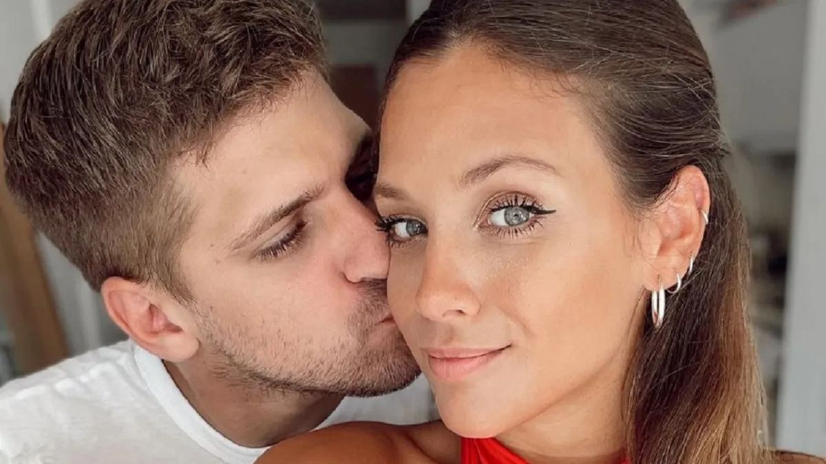 Barbie V&eacute;lez espera su primer hijo junto a su marido, Lucas Rodr&iacute;guez.&nbsp;