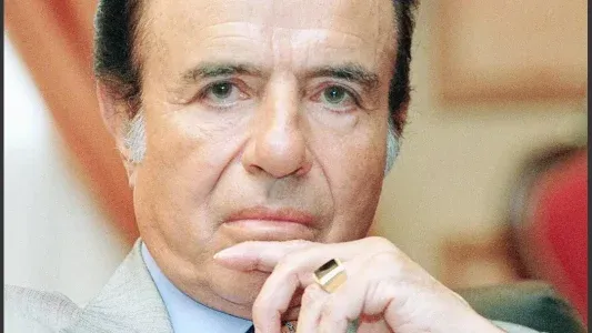 Uno de los sospechosos de robar el anillo de Menem está prófugo