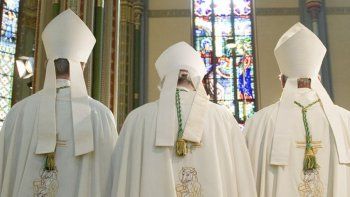 Salarios promedio y asignaciones: en salud y educación reciben menos que en la Iglesia Católica
