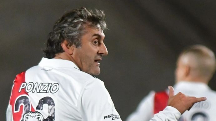 Enzo Francescoli y una costumbre: todos sus golazos en los partidos despedida