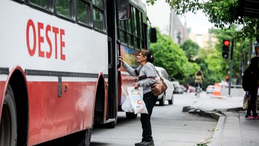 Paro de colectivos: qué líneas no funcionarán este martes si no se levanta la protesta