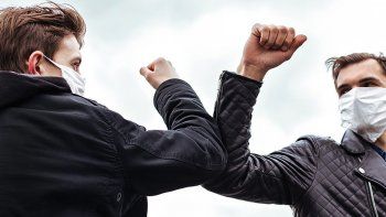 Los jóvenes y el COVID: ¿Por qué perciben menor riesgo?