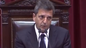 Presupuesto 2022: Sergio Massa echó de la sesión a Rogelio Frigerio por no haber prestado juramento. Presupuesto 2022: Sergio Massa echó de la sesión a Rogelio Frigerio por no haber prestado juramento.
