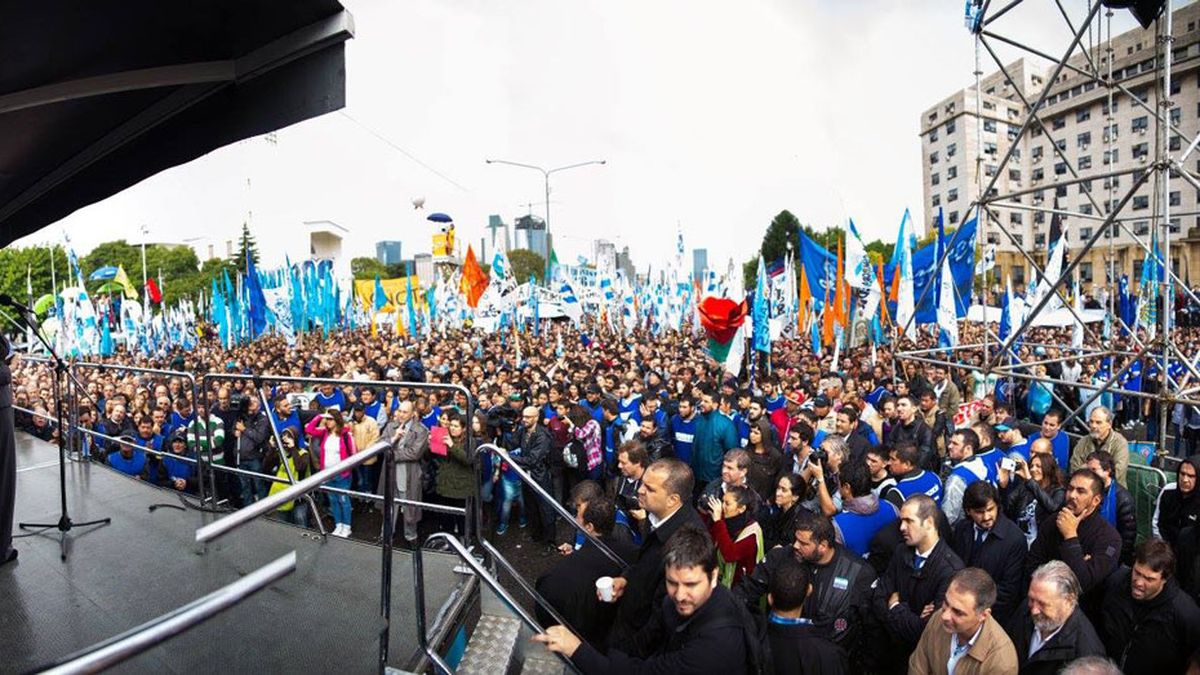 La Plaza Lavalle frente a Palacio de Tribunales será el punto de encuentro de una marcha de La Cámpora por un lado y Comodoro Py congregará a la izquierda en otro reclamo. (Foto: Telam).