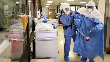 Estados Unidos bate récord diario con más de 45.000 casos de coronavirus y se acerca a los 2,5 millones de contagiados