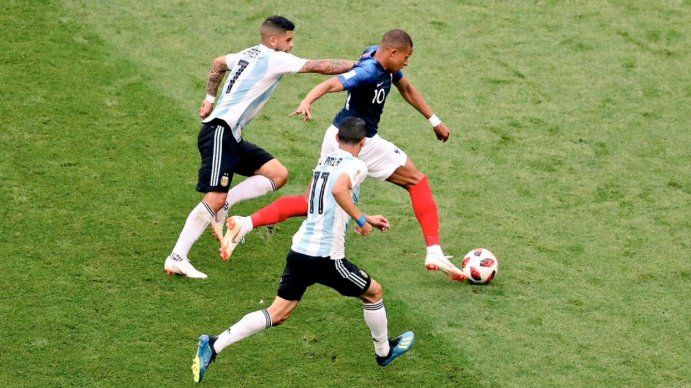 La Argentina chocó con la realidad: perdió 4 a 3 con Francia y quedó eliminada de la Copa del Mundo