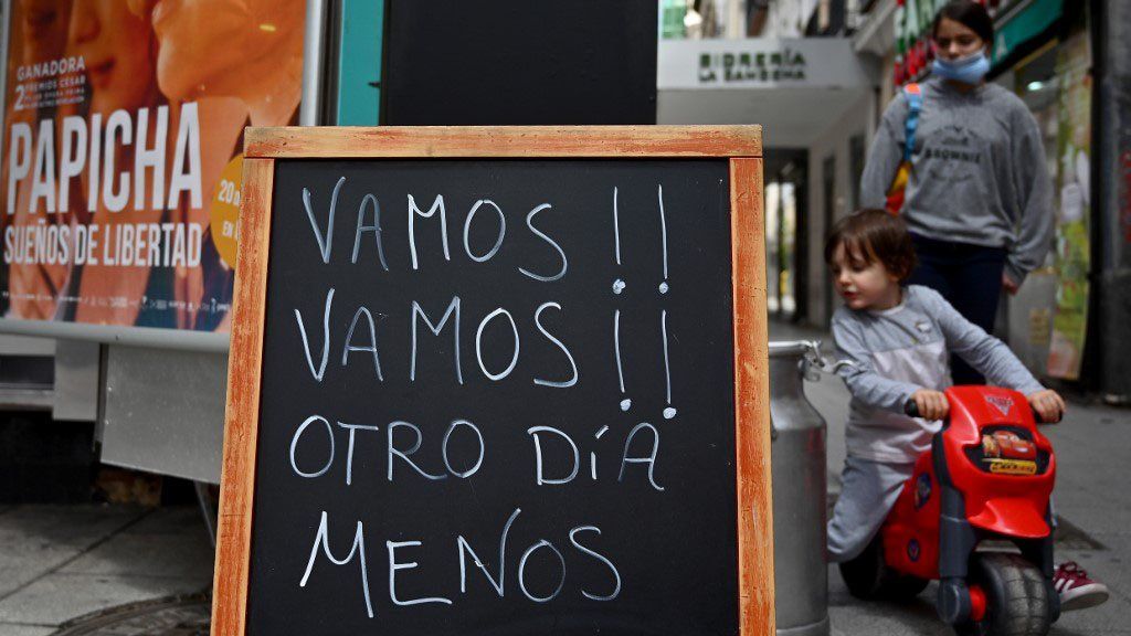 España da otro paso clave para salir del aislamiento: habilita el ingreso de turistas y anuncia la vuelta del fútbol