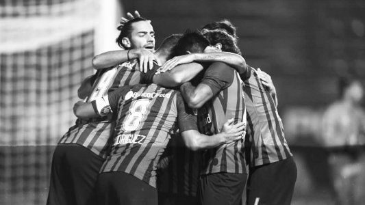 Con los gemelos Romero de suplentes, el San Lorenzo de Dabove arrancó con un triunfo 2-1 ante Arsenal