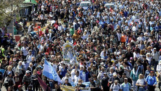 A pleno sol, arrancó una nueva edición de la Peregrinación a Luján bajo el lema rezar por la Patria