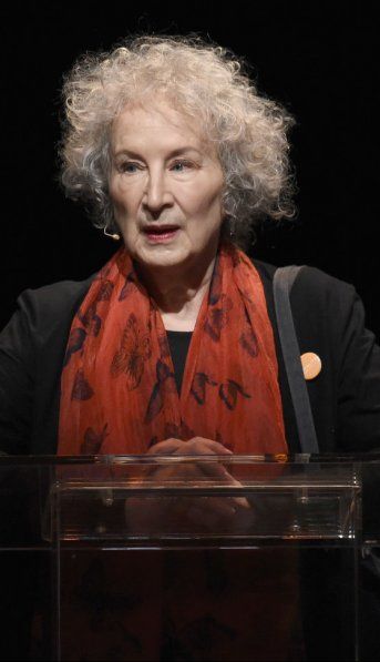 La historia de la carta de Margaret Atwood a Gabriela Michetti: una periodista, un mail y una respuesta inesperada