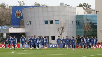 Selección Argentina: un integrante de la burbuja presenta síntomas compatibles con COVID-19