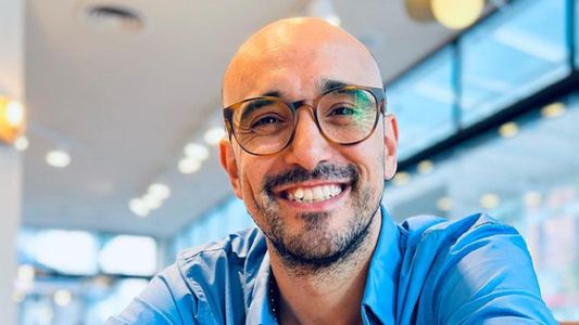 Abel Pintos dio su opinión de los recortes en la cultura con una emblemática canción de León Gieco