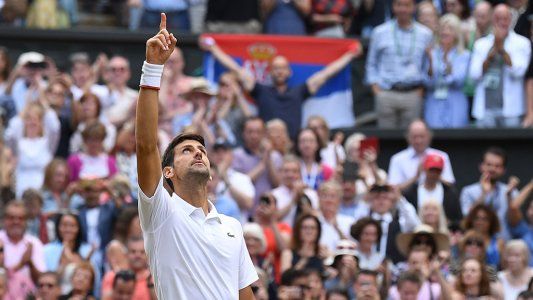 En la final más larga de la historia de Wimbledon, Djokovic derrotó a Federer y gritó campeón