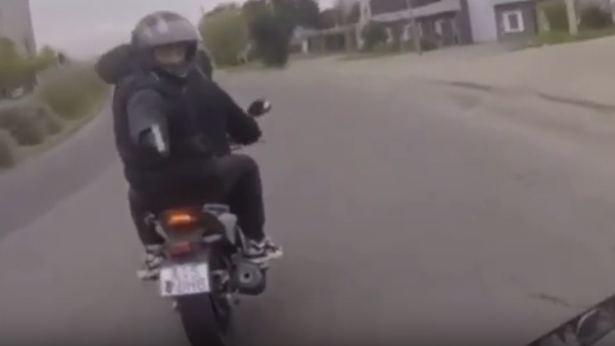 El momento del robo quedó grabado. (Foto: captura video)