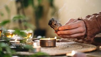 Rituales simples para aprovechar la energía del 3 de febrero y comenzar el mes con intención