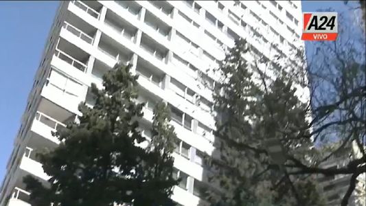 Una red cortada y una puerta con llave: lo que se sabe del chico que cayó de un décimo piso en Palermo