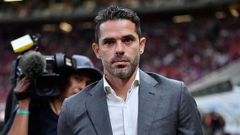 furia en chivas: el idolo que destrozo a fernando gago tras su salida a boca furia en chivas: el idolo que destrozo a fernando gago tras su salida a boca