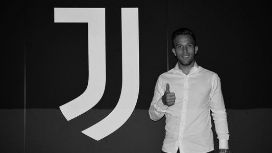 Trueque Juventus-Barcelona: Arthur firmó con el campeón italiano y Pjanic será compañero de Messi