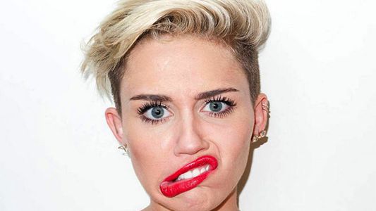 ¿Disney le criticaba los senos a Miley Cyrus?