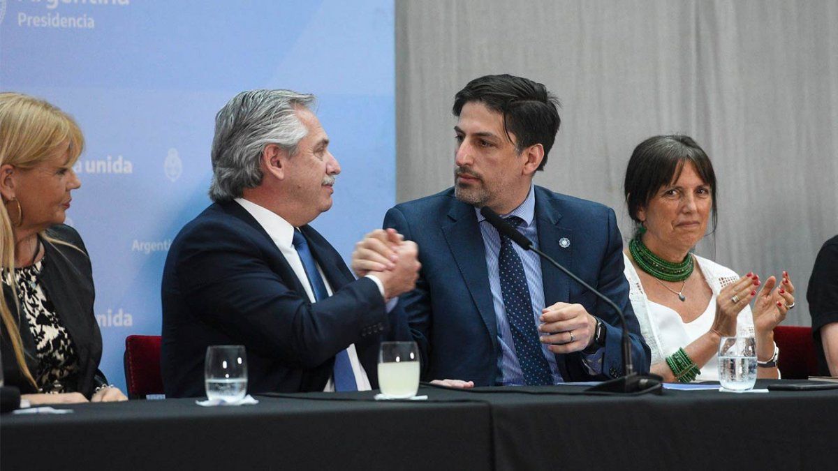 Otros tiempos: Alberto Fernández en una conferencia junto a Nicolás Trotta. 