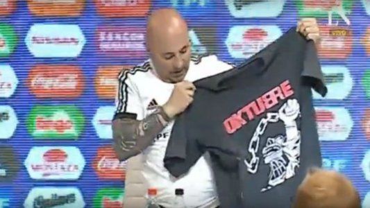La promesa de Sampaoli con la remera de Los Redonditos de Ricota si Argentina gana el Mundial