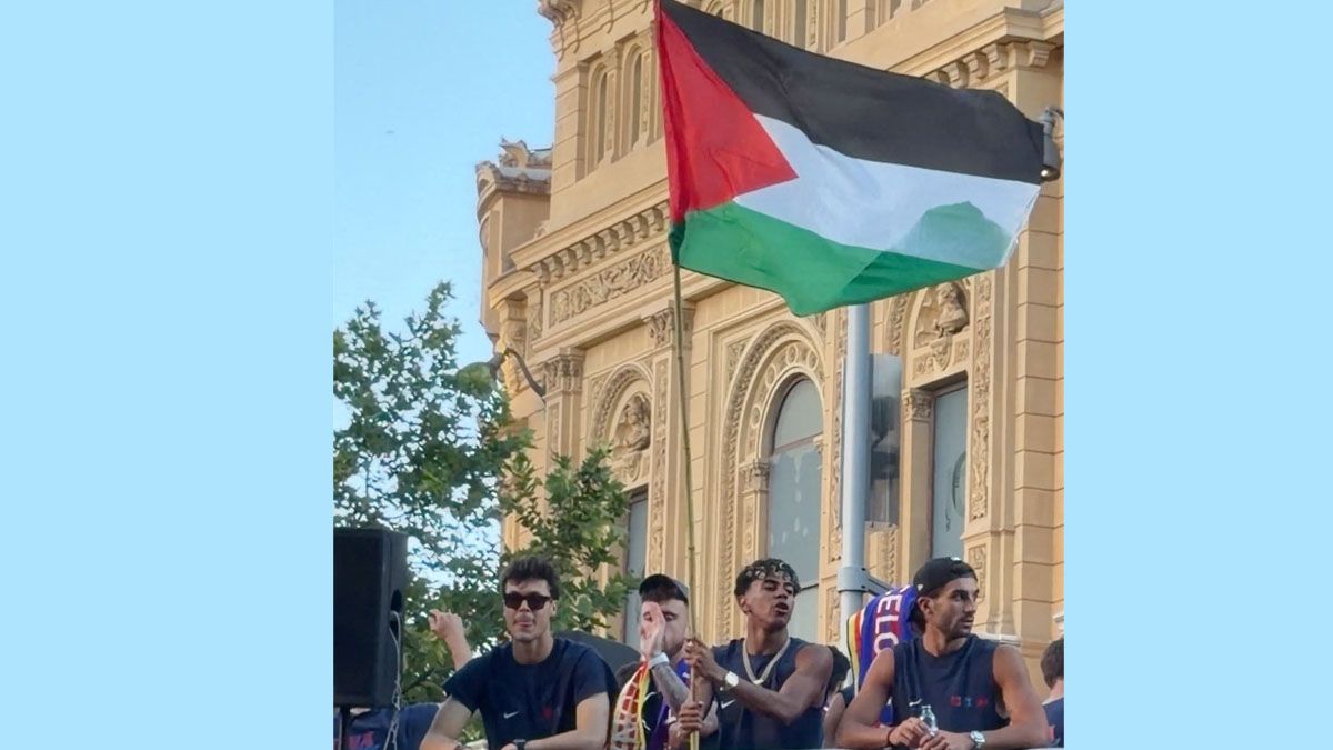 El Barsa campeón y Yamal festeja con la bandera palestina. Israel protestó por 