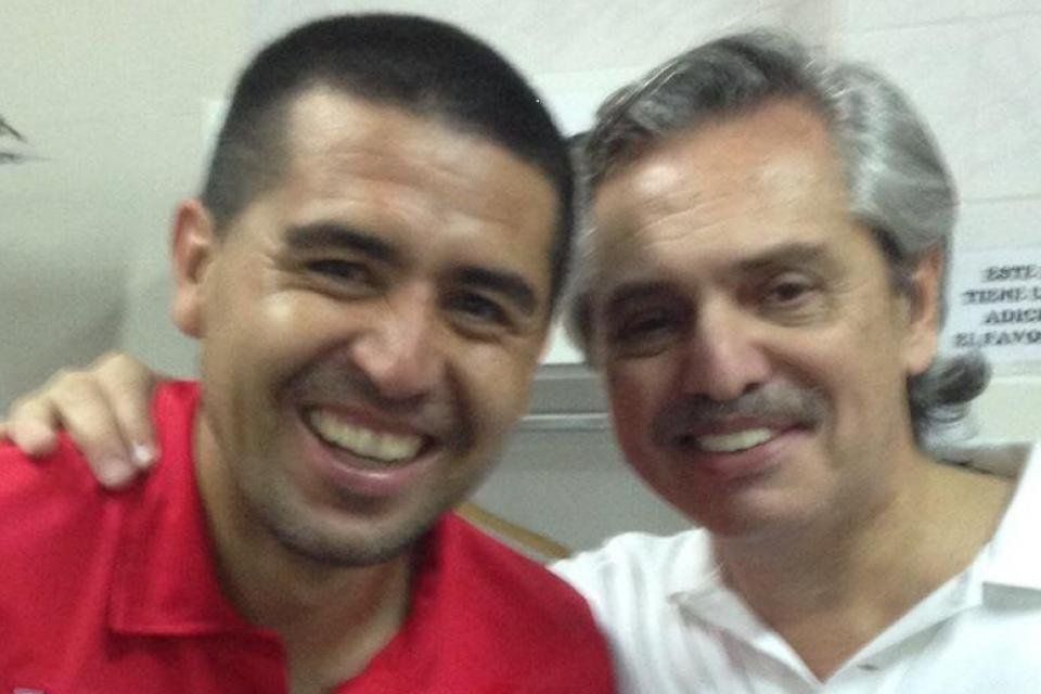 Alberto Fernández, el primer hincha de Román: Riquelme es el más grande de todos