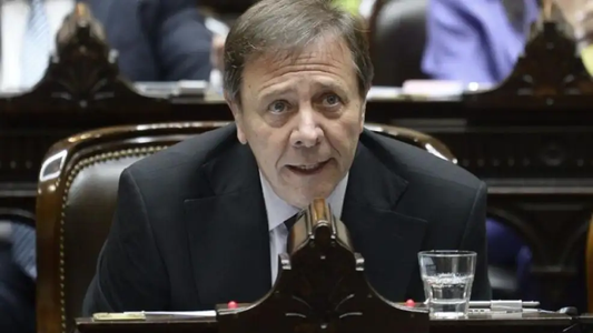 Oscar Zago anunció que se va de la bancada libertaria y formará una propia