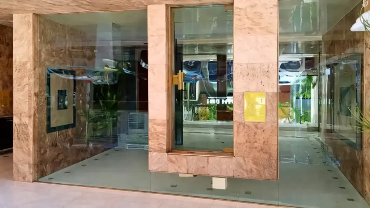 El departamento de Manuel Adorni en la calle Miró al 500, en Caballito, es uno de los investigados.