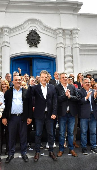 El peronismo se encolumna detrás de Massa y ya se ve en el balotaje con Milei