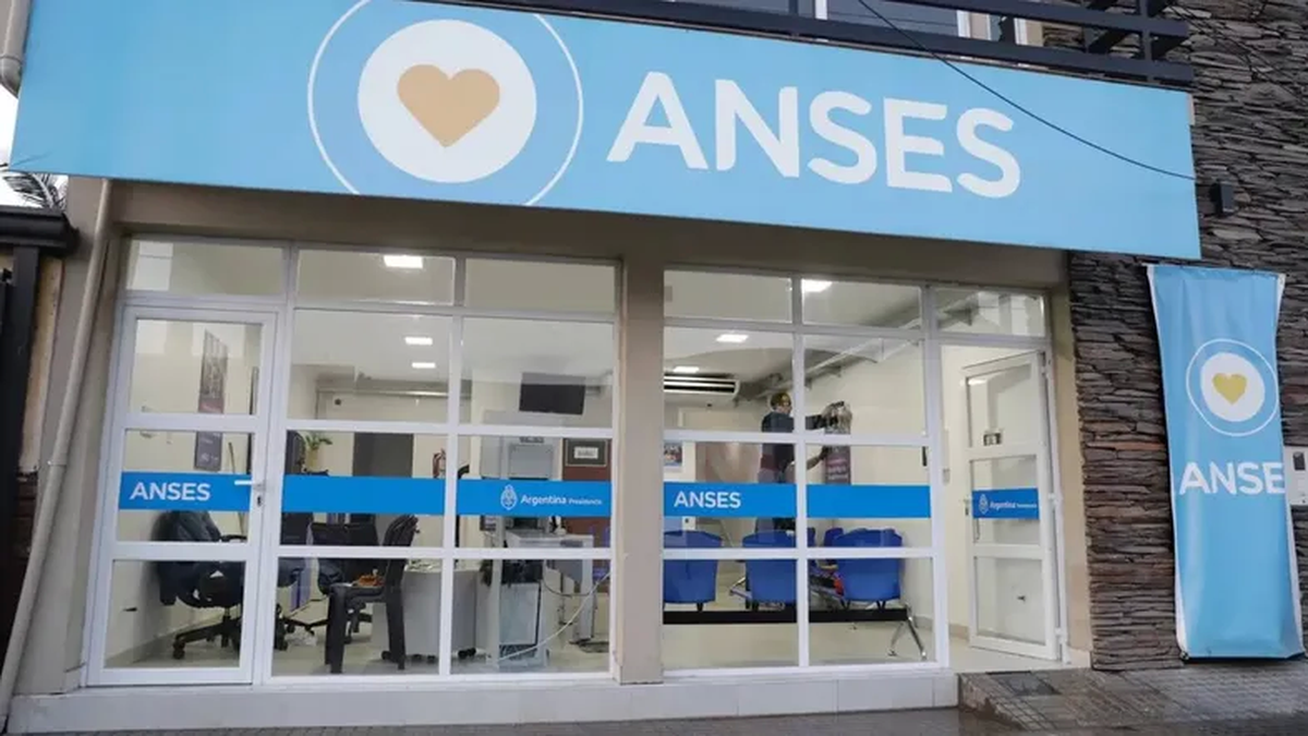 ANSES: cuánto cobran los PENSIONADOS con el BONO en febrero (Foto: archivo).