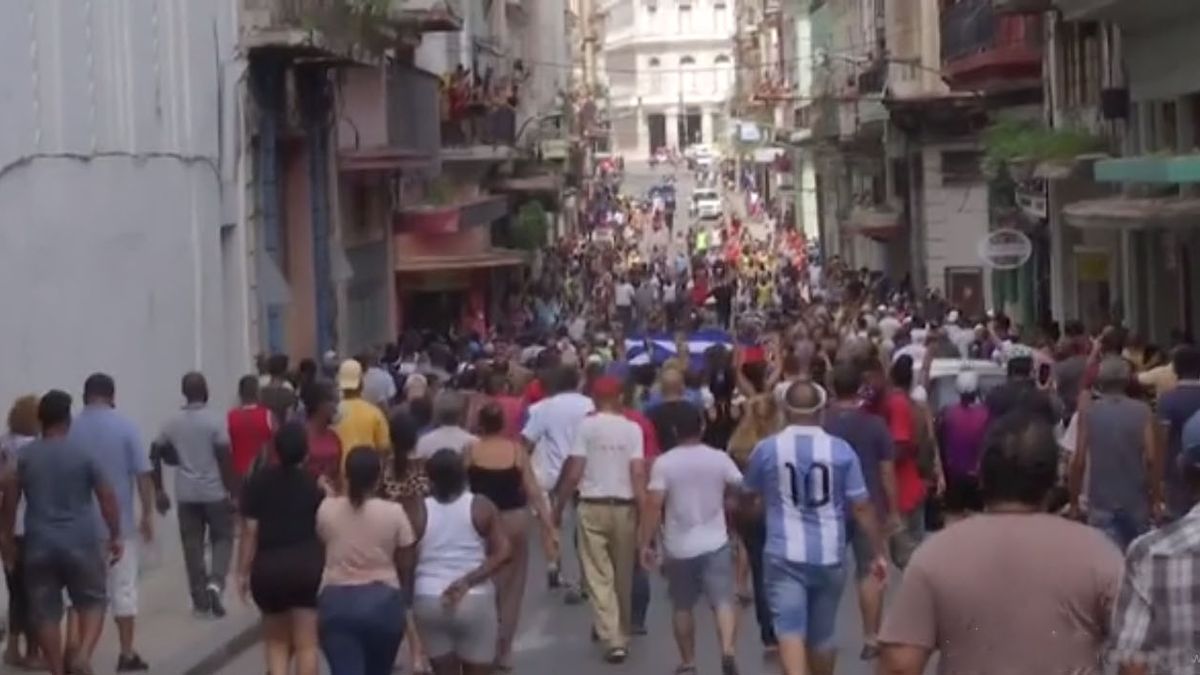 Cuba enfrenta una ola de protestas inédita desde 1994. Hay temor por la escalada con el régimen en el gobierno (Foto: AP).
