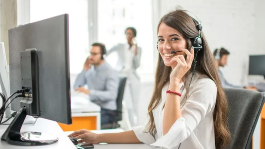 Nuevas generaciones: cómo manejar su alta rotación en los puestos de atención al cliente